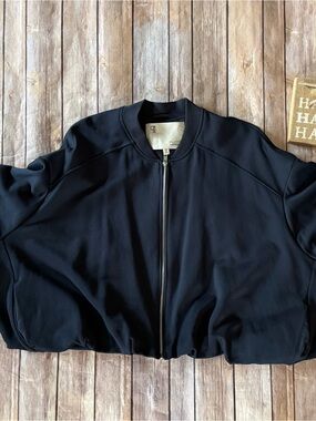 Anthropologie Pilcro Navy Bubble Cropped Bomber Jacket with Front Zip